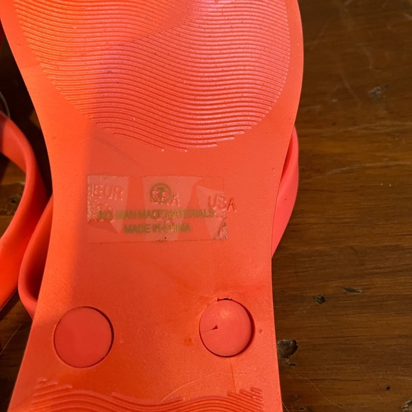 Playful Pink Heart Sandals for Summer - Picture 6 of 10